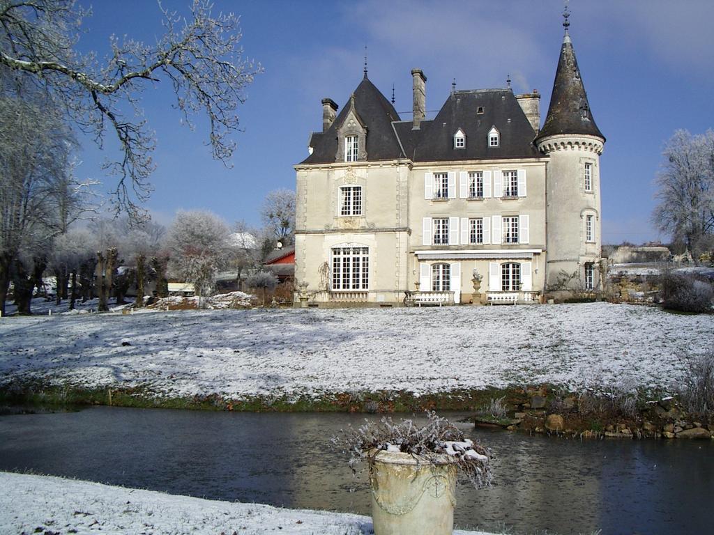 Chateau De La Chabroulie Bed & Breakfast Isle Exterior photo